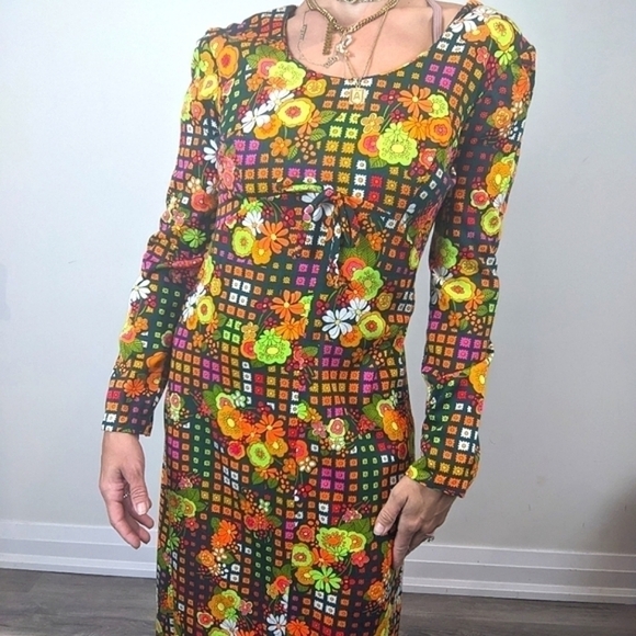 Vibrant 🌈💗🌸 boho 70s maxi dress!! Stunning! - Picture 3 of 6